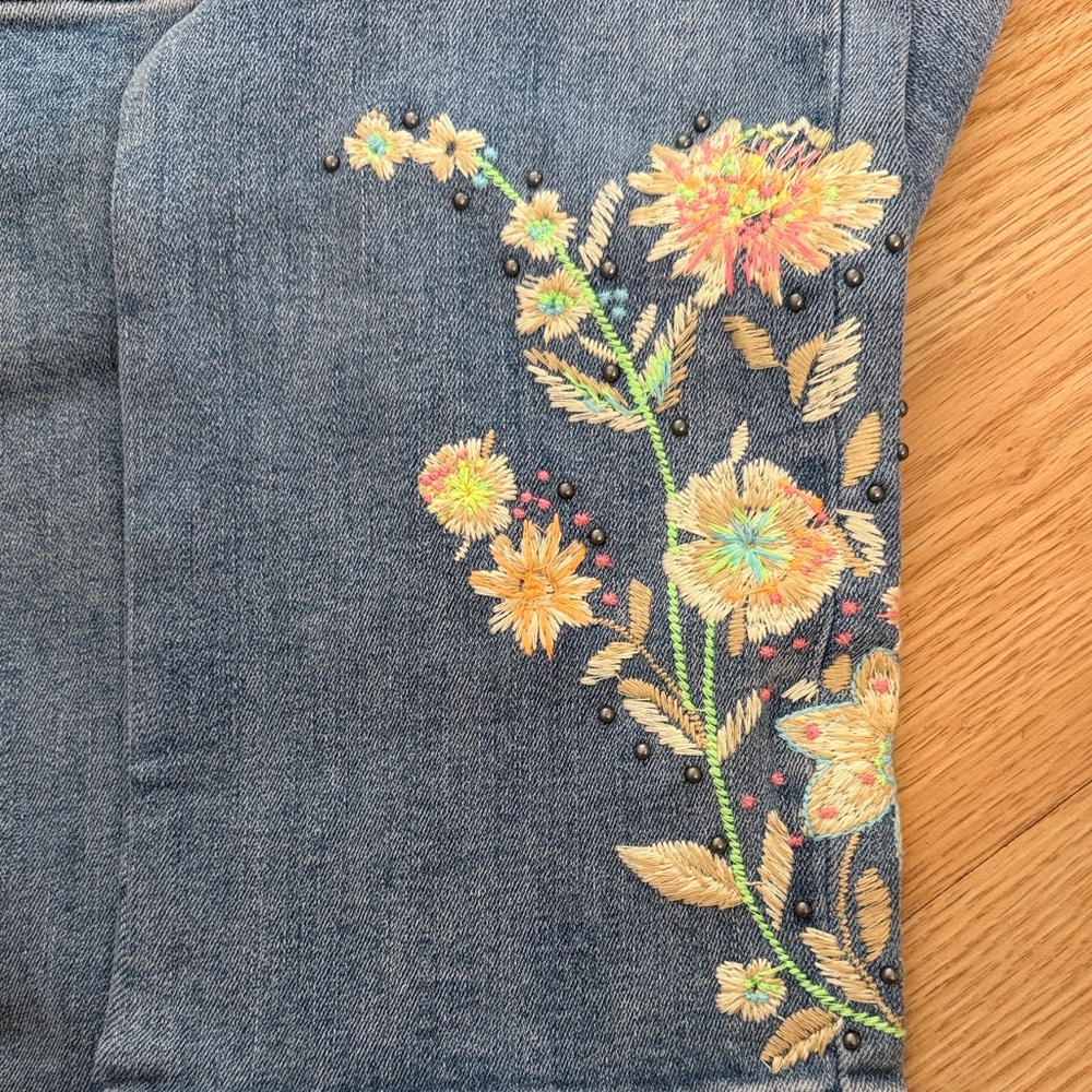 Lucky Brand Light Blue Mid-Rise Straight Jeans